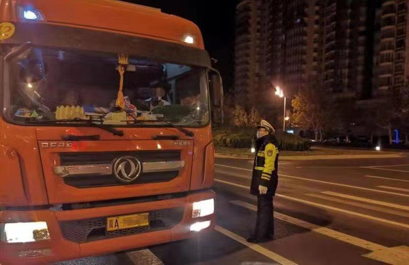 货车撞奶茶店致2死货车撞奶茶店致2死事件，事故背后的深度解析