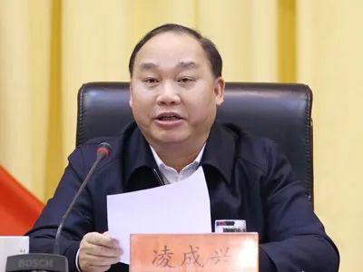 国家烟草局一原副局长被判15年国家烟草专卖局原副局长赵洪顺被判有期徒刑十五年。